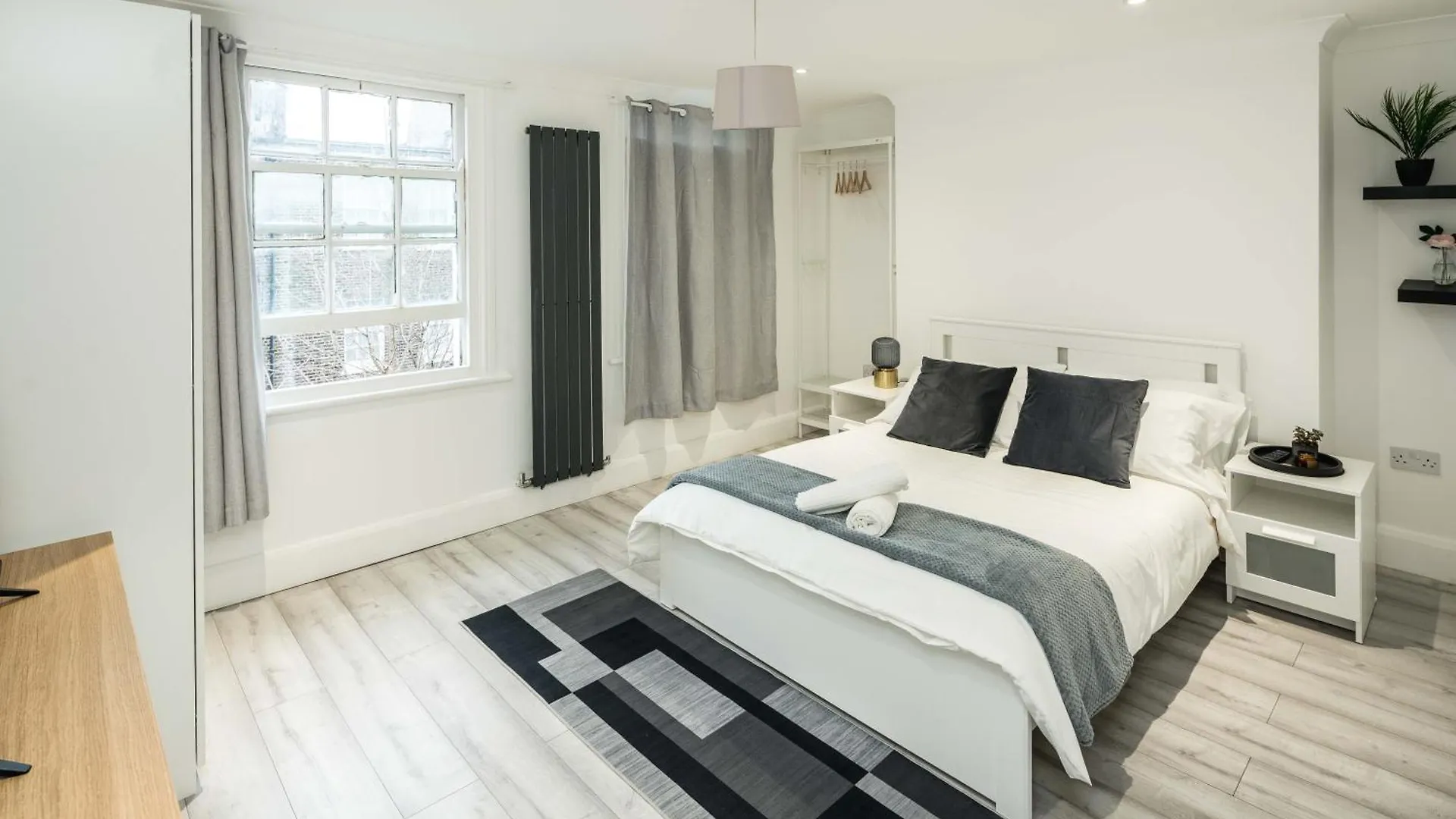 Modern 2Br Flat - 7 Min To Whitechapel Station Apartment London