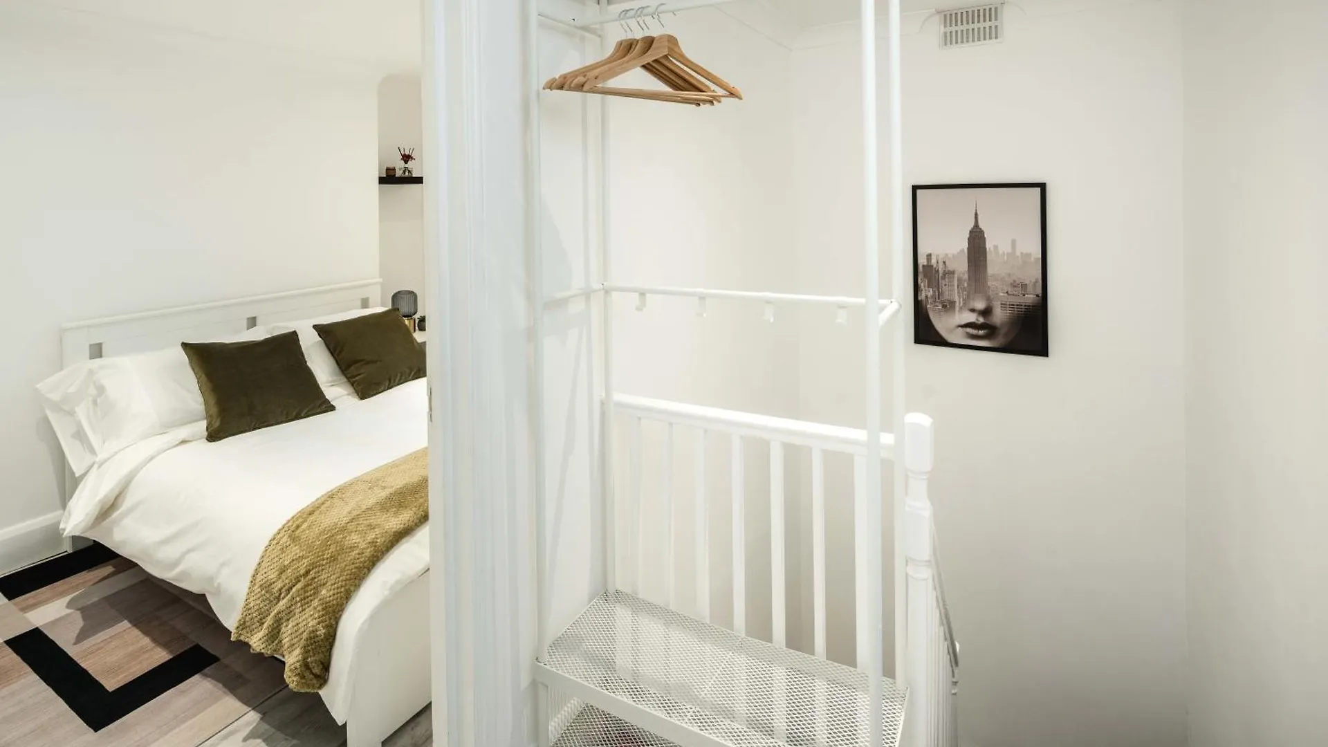 Modern 2Br Flat - 7 Min To Whitechapel Station Apartment London