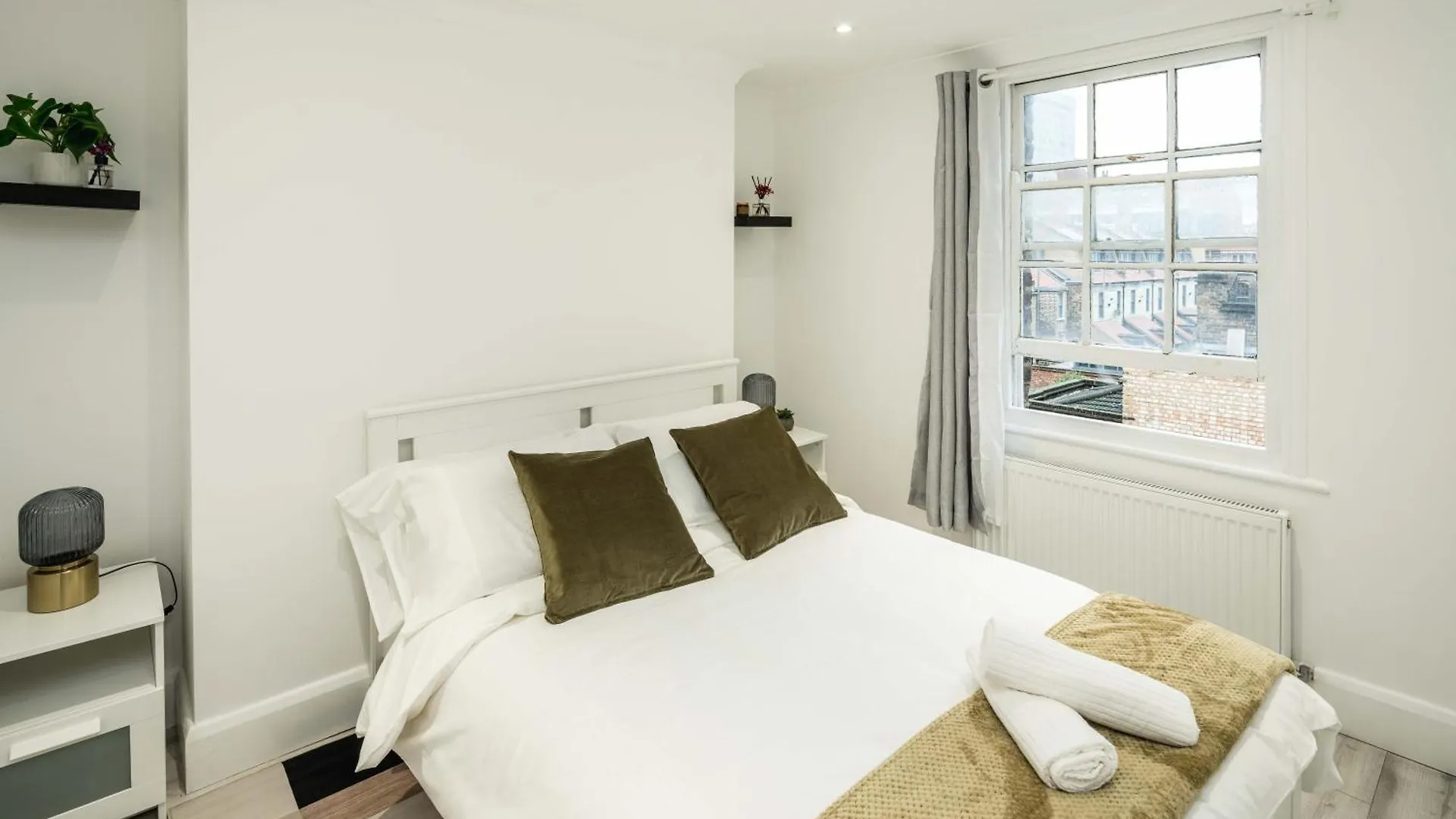 Modern 2Br Flat - 7 Min To Whitechapel Station Apartment London